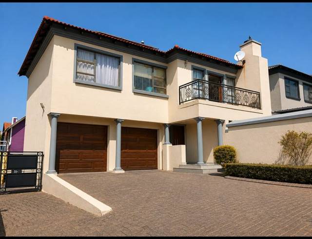 4 BEDROOM HOUSE FOR SALE IN THATCHFIELD